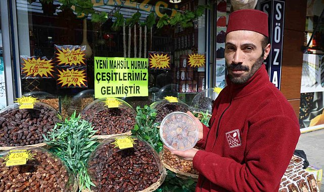 Ramazan'ın vazgeçilmezi hurma tezgahlardaki yerini aldı