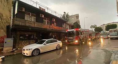 Restoranın bacasında çıkan yangın itfaiye ekiplerince söndürüldü