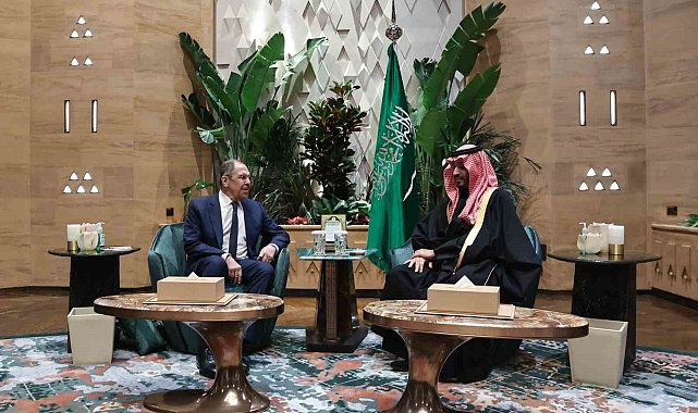 Rusya Dışişleri Bakanı Lavrov ile Suudi Arabistan Veliaht Prensi Selman bir araya geldi