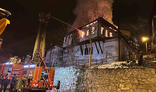 Safranbolu'da 150 yıllık tarihi konak alevlere teslim oldu