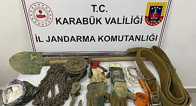 Safranbolu'da kaçak kazı yapan 3 kişi suçüstü yakalandı