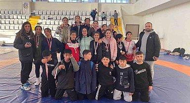 Salihlili güreşçilerden Manisa'da büyük başarı
