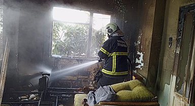 Samsun'da 2 katlı binada yangın
