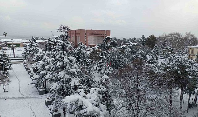 Samsun'da tüm okullarda eğitime kar engeli