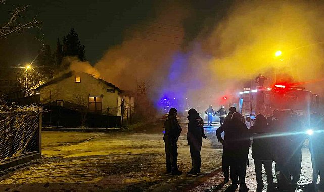 Samsun'da yangın evi küle çevirdi