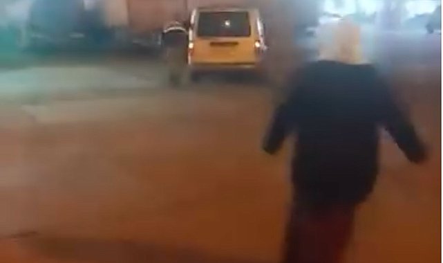 Şanlıurfa'da yolda kalan sürücünün yardımına jandarma koştu