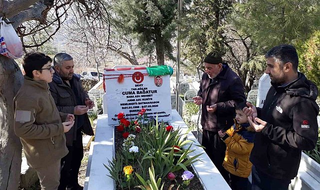 Şehit Sözleşmeli Er Cuma Bağatur, Batman'da mezarı başında anıldı