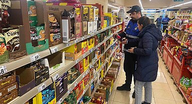 Selçuk'ta zincir marketlere zabıta denetimi