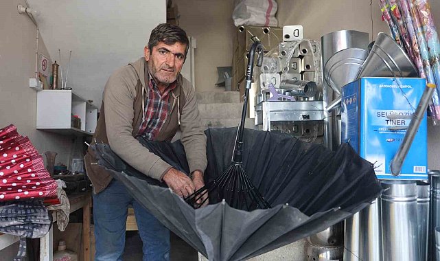 Şemsiye fiyatları artınca şemsiye tamirine ilgi arttı