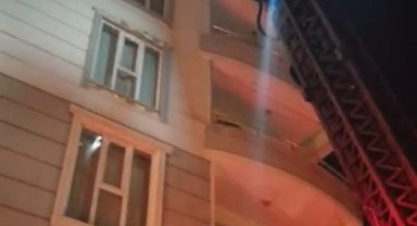 Siirt'te 10 katlı binada yangın: 20 kişi dumandan etkilendi