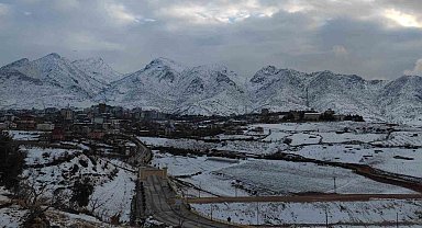 Siirt'te kar, kartpostallık görüntüler oluşturdu