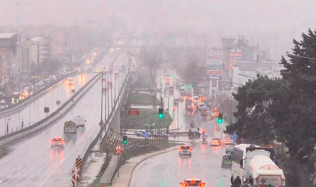 Silivri'de kar yağışı etkili oldu