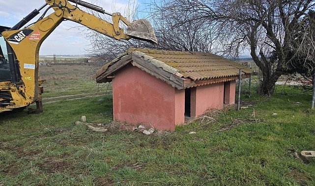 Silivri'de metruk binalar yıkılıyor
