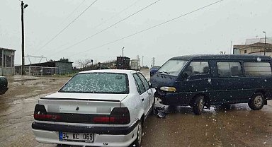 Sinop'ta trafik kazası: 2 çocuk yaralı