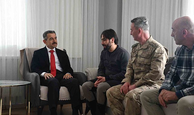 Şırnak Valisi Ekici çığda kurtarılan operatörü ziyaret etti