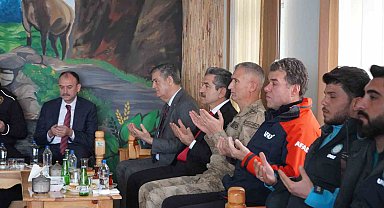 Şırnak'ta depremde hayatını kaybedenler anıldı