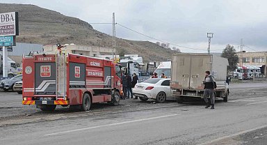 Şırnak'ta kamyonet ile otomobil çarpıştı: 5 yaralı