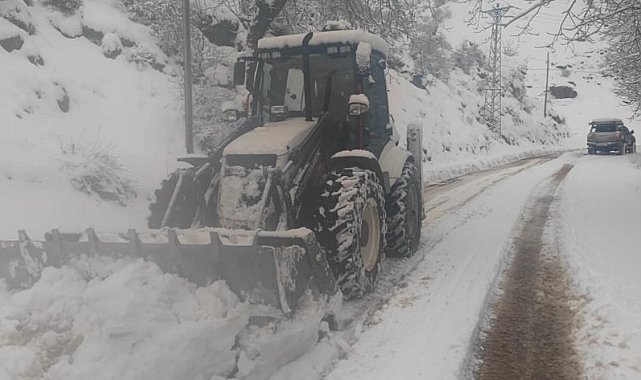 Şırnak'ta kar yağışı nedeniyle kapanan yollar açılıyor