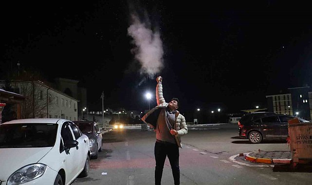 Sivas'ta Sibirya soğukları, sıcak suyu havada buhara dönüştürdü