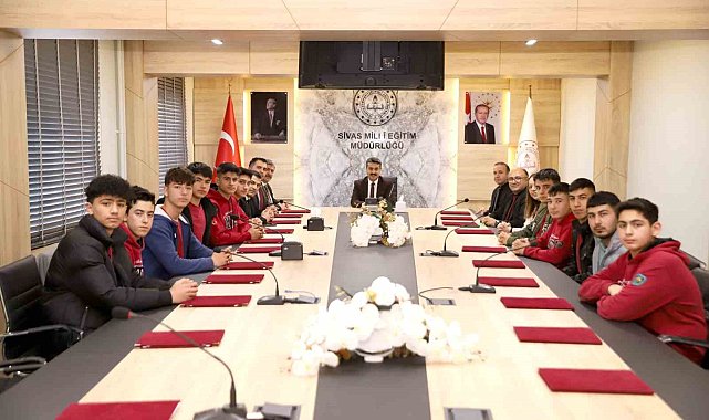 Sivaslı öğrenciler Fransa'da staj yapacak