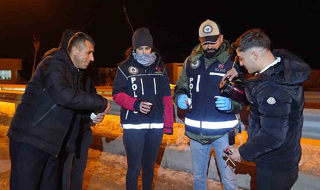 Soğuk gecede Bayburt polisinden sıcak jest