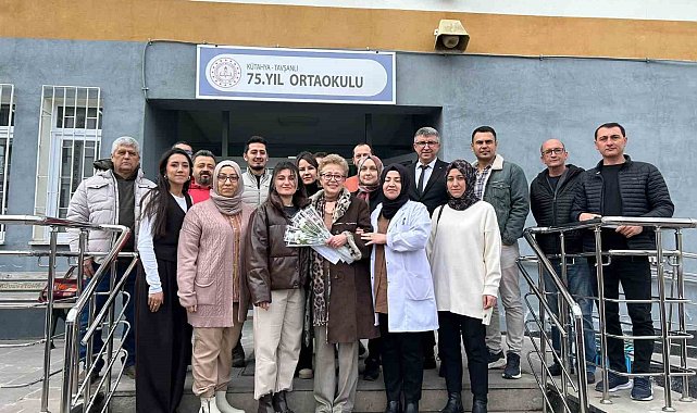Tavşanlı'da duygusal veda, 33 yıllık öğretmenlik kariyerinde son ders