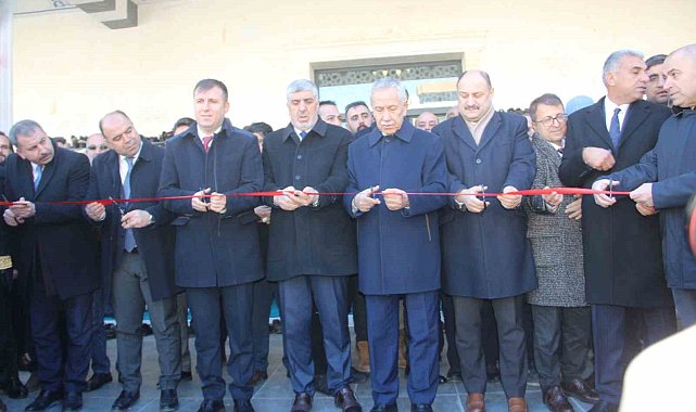 TBMM eski başkanı Bülent Arınç Şanlıurfa'da cami açılışına katıldı