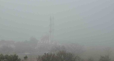 Tekirdağ'da yoğun sis: Göz gözü görmüyor