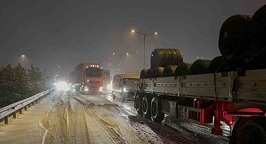 TEM'in Bolu Dağı geçişinde zincirleme kaza: Kilometrelerce araç kuyruğu oluştu