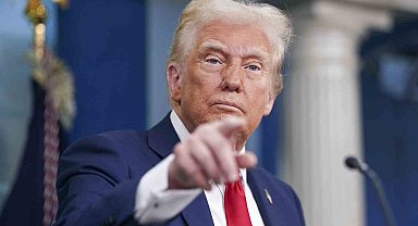 Trump, Meksika'ya yönelik ek gümrük vergisini 1 aylığına askıya aldı