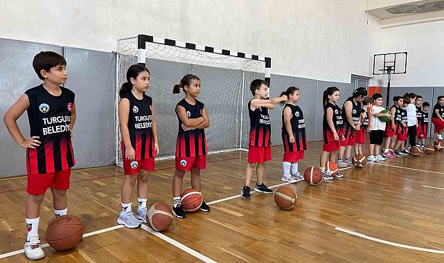 Turgutlu Belediyesi basketbol kurs kayıtları devam ediyor