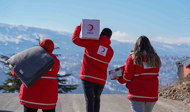 Türk Kızılay 6 Şubat depremlerinden etkilenen bölgelerde yardım çalışmalarına devam ediyor