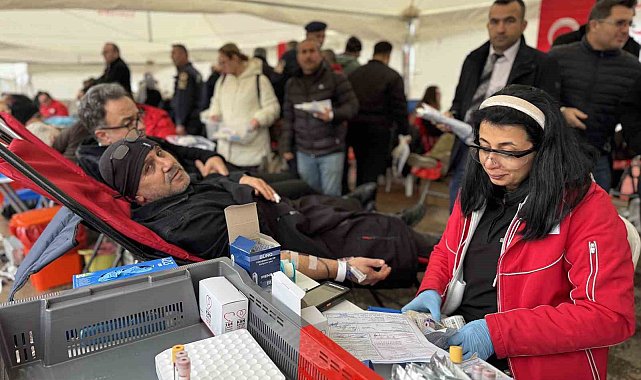 Türk Kızılay, Mersin'de kan bağışı kampanyası düzenledi