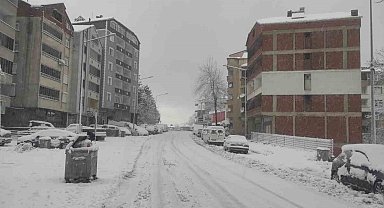 Türkeli karla uyandı, okullar tatil edildi