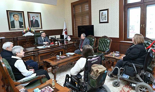 Türkiye Sakatlar Derneği Eskişehir Şubesi'nden Vali Hüseyin Aksoy'a ziyaret