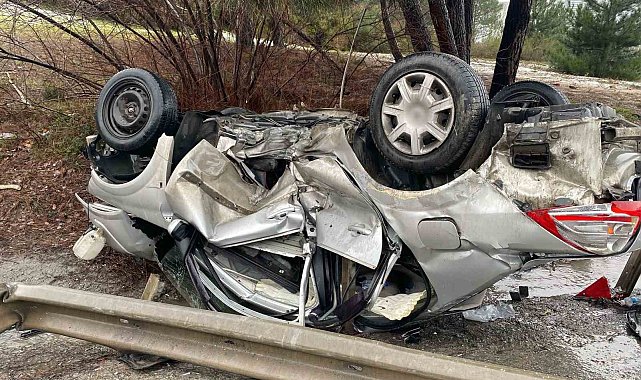 Ümraniye'de otomobil takla attı: 1 yaralı