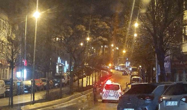 Üsküdar'da istinat duvarı yan yattı, 4 katlı 2 bina tedbiren boşaltıldı