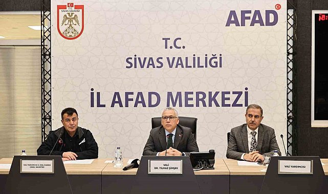 Vali Şimşek: "Depremin acısı hala yüreğimizde"