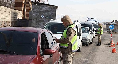 Van'da kesinleşmiş cezası olan 3 kişi yakalandı
