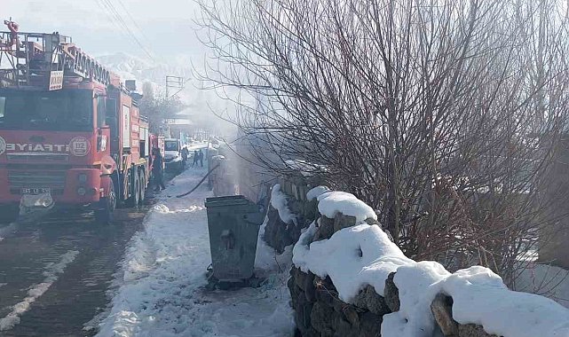 Van'ın Muradiye ilçesinde tandır evi yangını