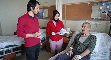 Varto Devlet Hastanesi'nde ilk kez kapalı yöntemle mesene kanseri ameliyatı gerçekleşti