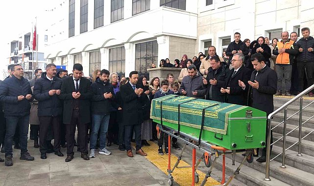 Vefat eden avukat için adliyede tören