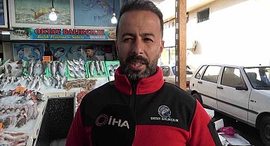 Yakaladığı 100 kiloluk kılıç balığını 40 bin TL'ye sattı