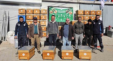Yangın mağduru arıcılara Muğla Büyükşehir'den can suyu