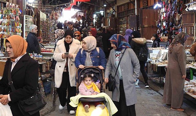 Yarıyıl tatilinde yerli turistler Gaziantep'e akın etti