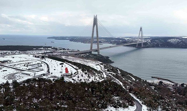 Yavuz Sultan Selim Köprüsü çevresi beyaz örtüyle kaplandı