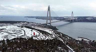 Yavuz Sultan Selim Köprüsü çevresi beyaz örtüyle kaplandı