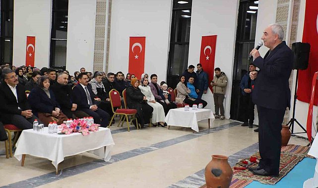 Yazar-şair Nurullah Genç okuyucularıyla buluştu