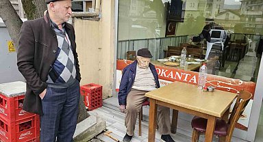 Yemek yerken kalp krizi geçirdi, ekiplerin müdahalesiyle hayata döndürüldü