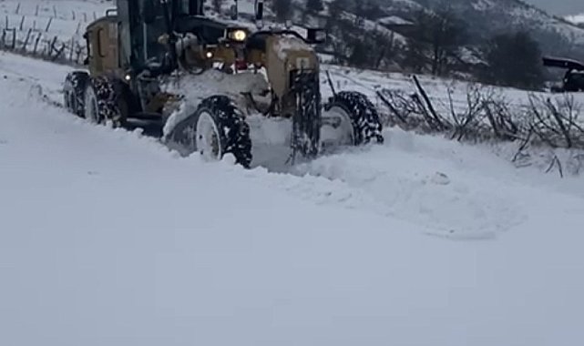 Yenice'de kardan kapanan 20 köy yolu ulaşıma açıldı
